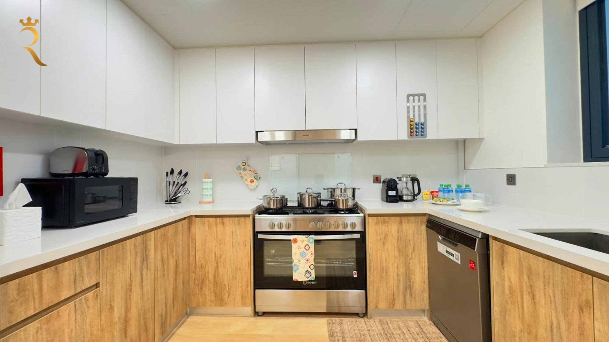 Noya Haven Stylish 4br Townhouse Retreat In Yas Island